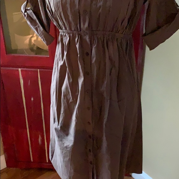 A Pea In The Pod Maternity Dress! - Picture 4 of 8